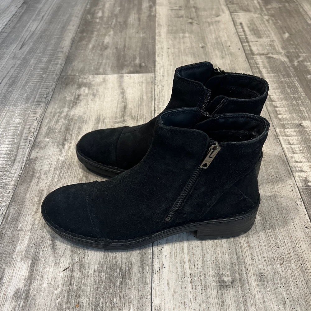 Eric Michael Black Suede Ankle Boot Black size EU38/US 7.5-8 - Picture 3 of 6